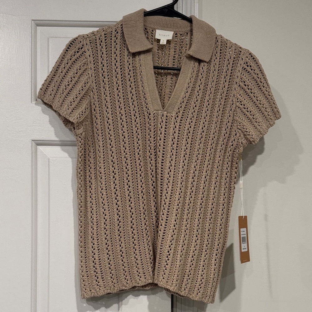 Cyrus Tan Knit Collared Blouse great for resort ware